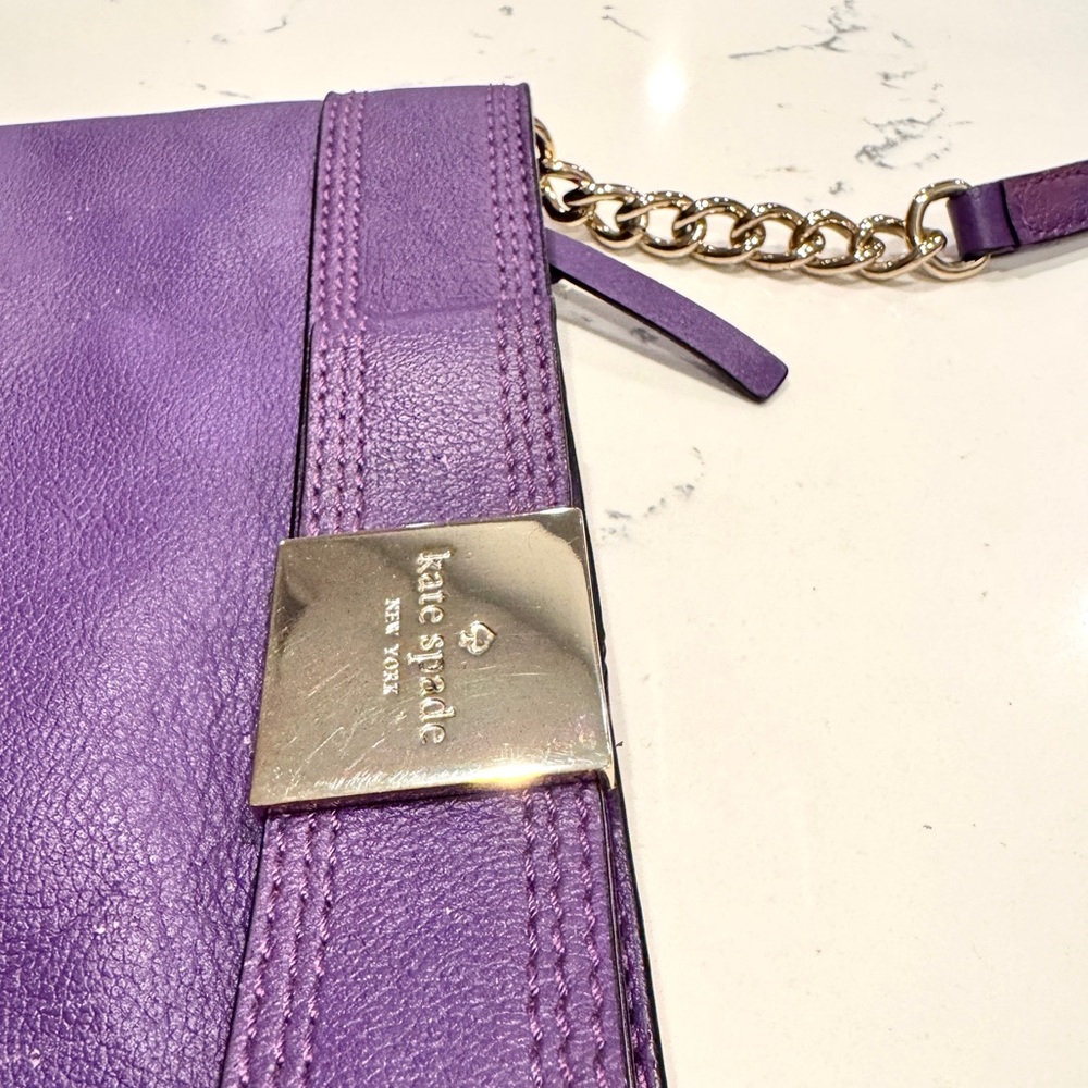 Kate Spade Vintage Purple Leather Crossbody Bag with Bow, Gold Chain and Logo - Picture 7 of 14